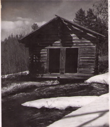 Nikvänn --
1916 fanns det fyra skvaltkvarnar i behåll i Fuån nedströms kvarndammen i Fu. Sturkunn, Nykuänn, Sillbullkuänn och Gunäskuänn nu ombyggd till tullkvarn.
